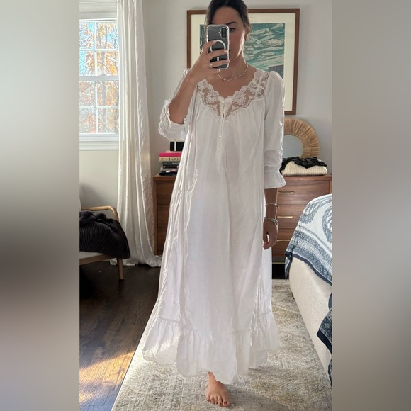 Victorias Secret Vintage Cottage Romantic Ruffle and Lace Nightgown